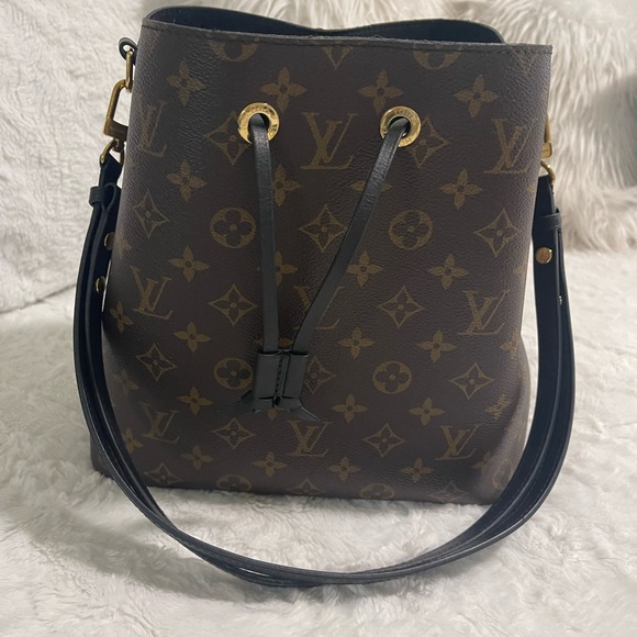 LV Neo Noe ( Black) MM - Picture 1 of 3